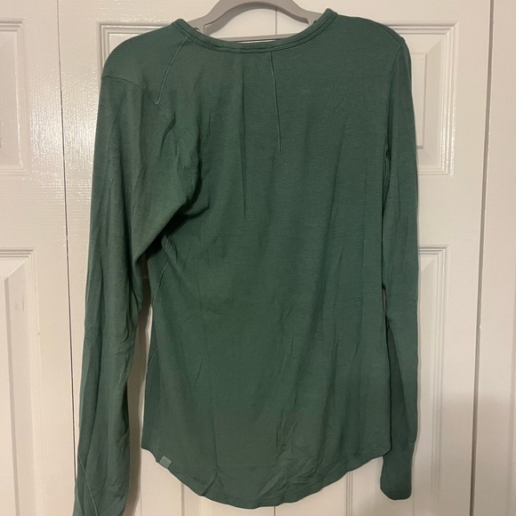 Lululemon size 6 - Picture 2 of 3